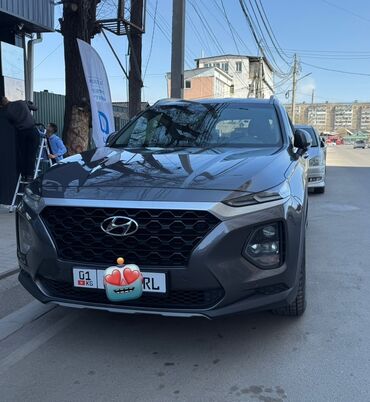 машине арзан: Полноразмерный внедорожник Hyundai Santa Fe, известный своей