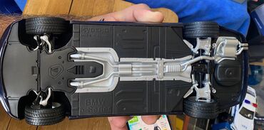 Avtomobil modelləri: Коллекционная модель BMW 545i E60 dark blue 2008 KYOSHO Scale 1:18 — 19