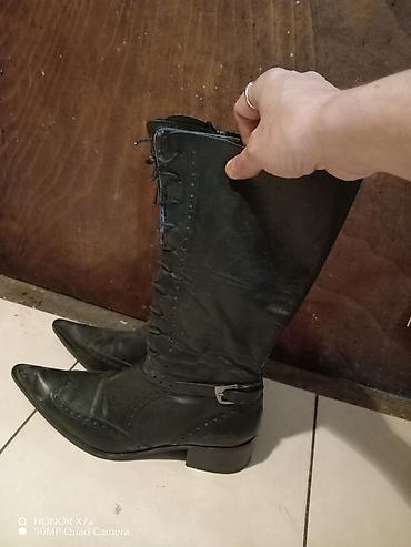 obuca maras: Crne kožne čizme do polovine lista, elegantnog špicastog vrha i sa — 1