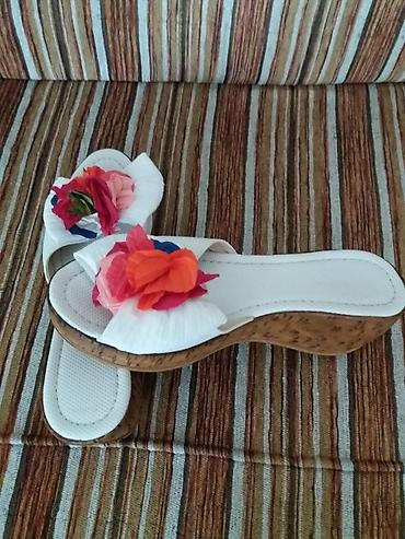 Basanoşka və səndəllər: Ölçü: 39, Yeni — 15