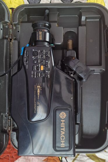 Videokameralar: Hitachi WM-2380e yaxşı vəziyyətdədir. İstifadə etmədiyim üçün satıram
