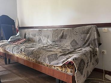 Мебель: Стол карагачевый 8 стульев 15000 сом
Остальное по 1000 — 1