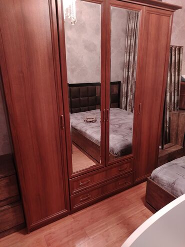 Matraslar: İşlənmiş, Açılan, 4 qapılı Düz dolab, Qarderob, paltar dolabı