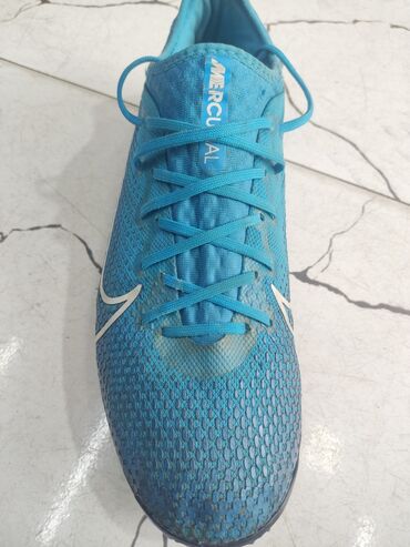 барселона форма: Футбольные сороконожки Nike Mercurial (модель для