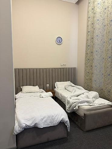 Otaqların günlük kirayəsi: Satılır. 12 otaq üçün mebel komplekti (televizor və kondisioner daxil — 25