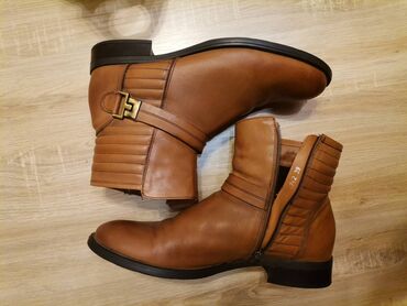 lowa plitke patike: Ankle boots, 39