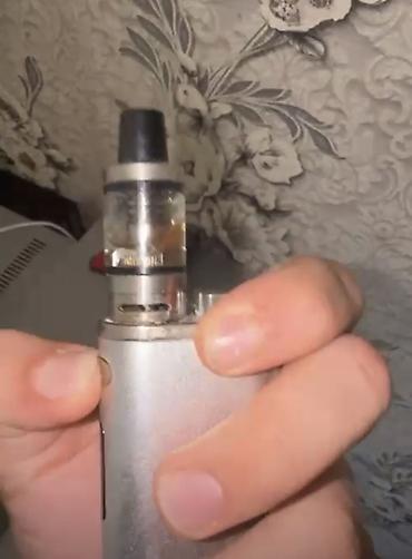 tank 3 pro max: Elektron siqaret (vape) cihazı – metal gövdəli, ekranlı və tənzimlənən — 3