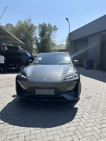 расрочкага машина берилет: Электрический кроссовер changan deepal s07 2025 в сером цвете полная