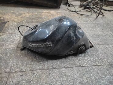 бак на мотоцикл: Kawasaki, Колдонулган, Өзү алып кетүү