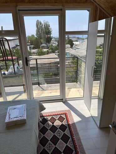 Иссык-Куль 2025: Коттедж, Barn Hause Ch-A Чолпон-Ата, Барбекю, Парковка, стоянка — 8