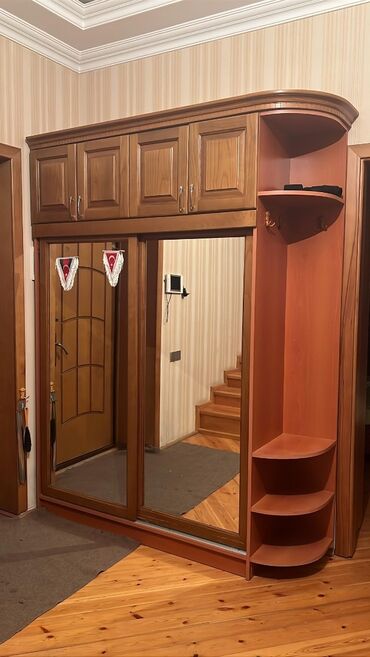 Veziyyeti yaxsidir.1,80x 2,40
materiali temiz fistiqdir