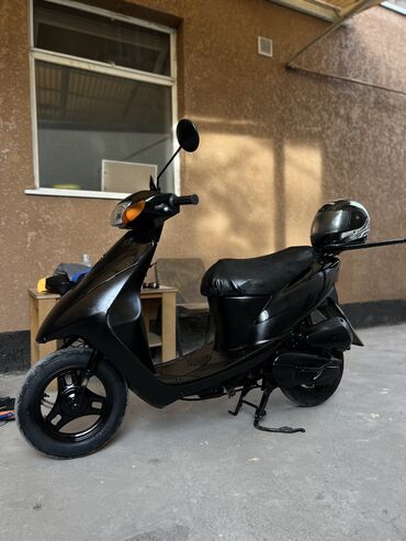 Мотоциклы и мопеды: Скутер Suzuki, 50 куб. см, Бензин, Б/у