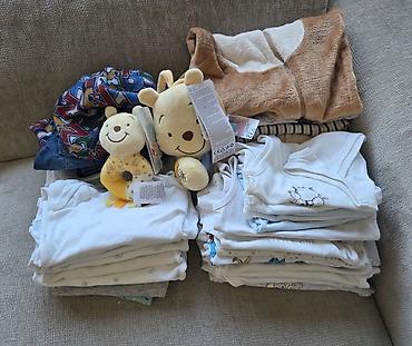 bele ugg cizme: Paket odeće i dodataka za bebu (dečak) od 6 do 12meseci Sadržaj: - — 1