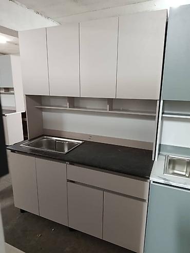 silver kitchen: Комплект кухонной мебели с мойкой и рабочей поверхностью. - — 1