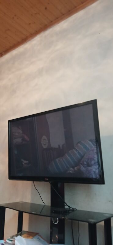 продаю телевизор: LG markalı bu televizor, ev əyləncəsi üçün nəzərdə tutulmuşdur. Qara
