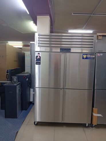 вертикальные морозильные камеры для дома: Промышленный холодильный шкаф из нержавеющей стали, 4-дверный. -