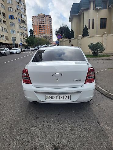 kond: Chevrolet Cobalt sedan – ağ rəng, avtomatik ötürmə Xüsusiyyətlər: - — 3