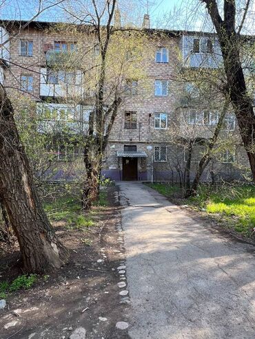 1 комнатная квартира без ремонта: 1 бөлмө, 32 кв. м, Хрущевка, 3 кабат, Евроремонт