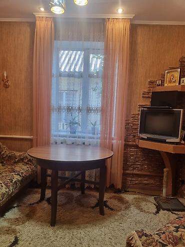 Продажа коттеджей и домов: Продается дом с участком 7 соток. По ул.Коммунаров. 2 ОСТАНОВКИ от — 14