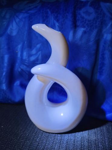 Porcelanska vintaz,nova vaza. Porcelanska vaza,mereni najistureniji