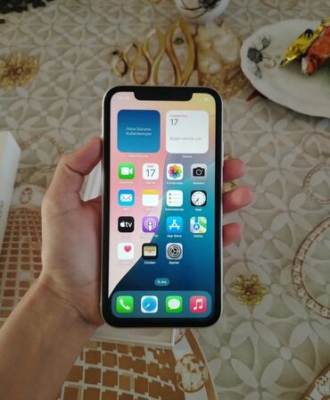 Apple iPhone: IPhone 11, 128 GB, Zəmanət, Face ID, Sənədlərlə