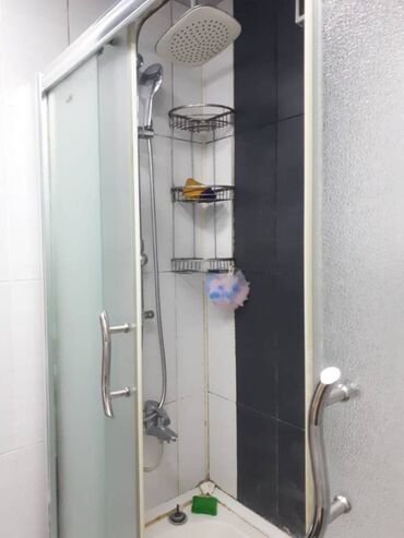 Uzunmüddətli kirayə mənzillər: Razin Akordda 20 mertebeli binanın 13-cü mərtəbəsində yerləşən ümumi — 9