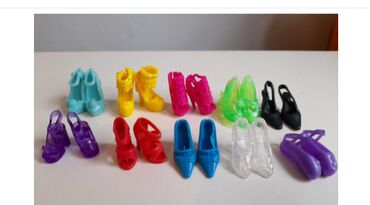 cipelice: Nekorišćeno
10 pari cipelica za lutke ili barbike