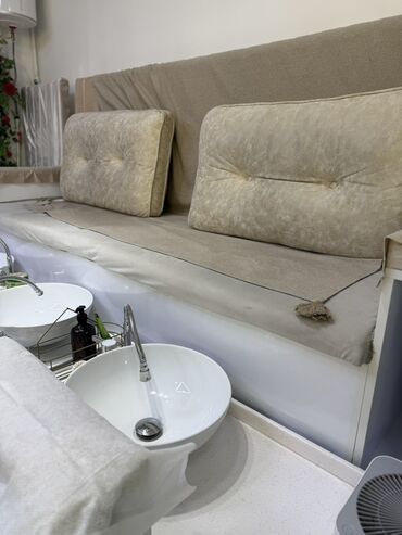 столы для совещаний: Manikür üçün pedikür/mani stansiyası – 3yerlik - İnteqrasiya olunmuş