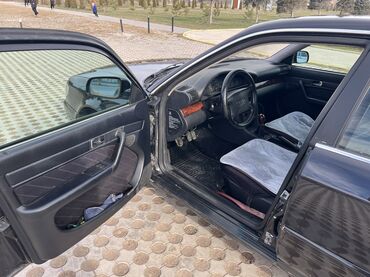 Audi: Audi A6: 1995 г., 2.6 л, Механика, Бензин, Седан — 12