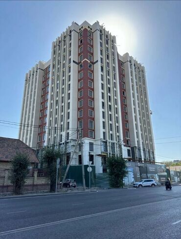 сдаю квартиру в центре города: 1 бөлмө, 46 кв. м, Элитка, 13 кабат, ПСО (өзү оңдоп түзөтүп бүтүү үчүн)