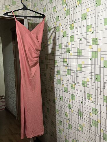 бордовое вечернее платье в пол: Кече көйнөгү, Узун модель, Жеңдери жок, S (EU 36)