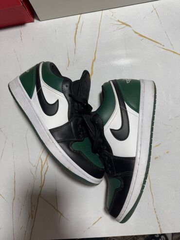 спортивные бриджи мужские: Кроссовки Nike Air Jordan 1 Low - Модель: Air Jordan 1 Low - Цветовая