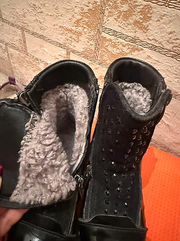 Детская обувь: Детская обувь по 250 -300-400 сом На 1-2-3-4-5 годика Зимние и осенние — 4