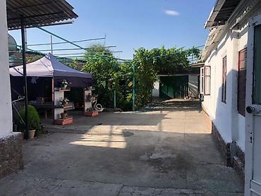 Продажа коттеджей и домов: 🏡 Срочно продаётся дом в городе Токмок (район Махаля) 📍 Адрес: ул — 3