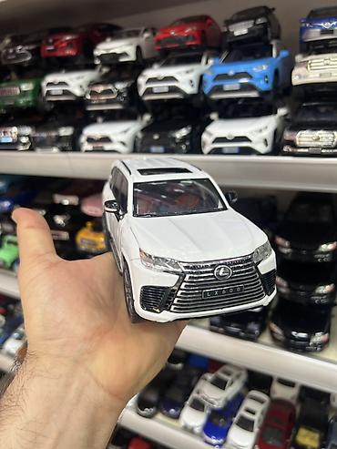 pulla: Lexus LX miqyasında metal model maşın - Modellər: Lexus LX seriyası — 2