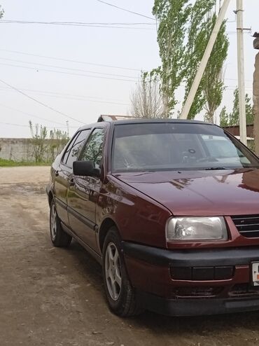 авто венто: Volkswagen Vento: 1992 г., 1.8 л, Механика, Бензин
