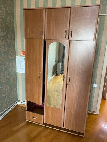 Uzunmüddətli kirayə mənzillər: Nizami rayonu E. Süleymanov küçəsində 18 mərtəbəli binanın, 10-cu — 2