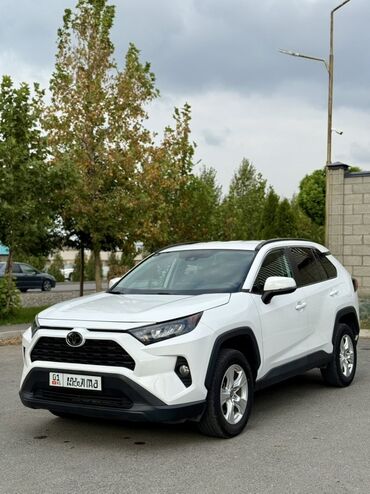 я ищу машину: Toyota RAV4: 2021 г., 2.5 л, Автомат, Бензин, Кроссовер