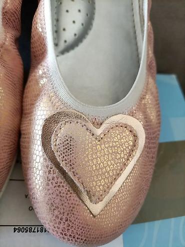 shoes: Cista koza,ulozak anatomski,lagane,mekane .Odgovaraju broju 37.Pavle — 4