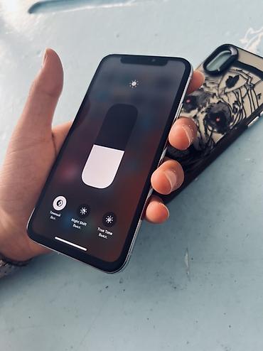 Apple iPhone: IPhone Xs, Б/у, 256 ГБ, Белый, Чехол, 78 % — 12