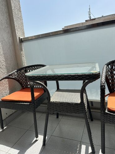 balkon masasi: Balkon üçün, Açılmayan, Kvadrat masa, 2 stul