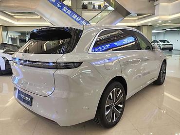 Lixiang: Lixiang L6: 2025 г., 1.5 л, Автомат, Гибрид, Кроссовер — 6