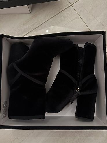 mexmer parca: Massimo Dutti Qara məxməri qadın çəkmələri - Rəng: tam qara - — 1