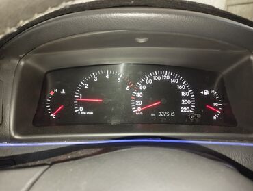 Toyota: Toyota Corolla hatchback (E12) – dizel, turbo yazılı stikerlərlə — 10