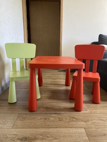 белла мебель: Продаю детский стол + 2 стула 
IKEA