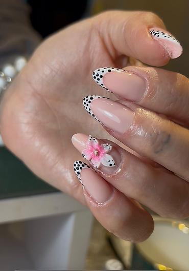 ucuz breket: Naida Nails – “Gözəllik əllərinizdə” Xidmətlər: - Klassik və aparat — 8