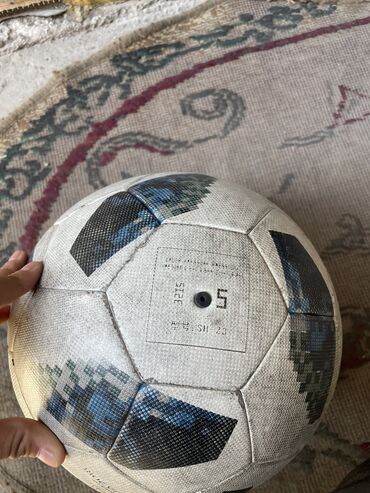 футбольный мяч купить бишкек: Мяч не сдутый в хорошем состояние цена 900 без торга