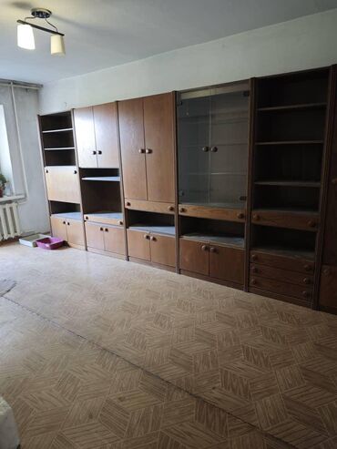 Офисы: 2 комнаты, 45 м², Индивидуалка, 4 этаж, Старый ремонт