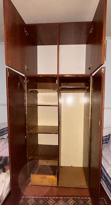 yorğa: İşlənmiş, 3 qapılı, Güzgülü, Qəhvəyi, Taxta, Açılan, Düz dolab — 2