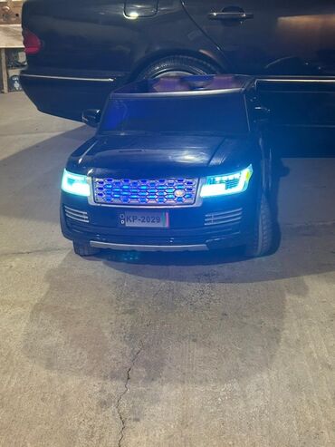 maşın uşaq ucun: Uşaq üçün elektrikli avtomobil – iki yerlik, SUV üslubunda